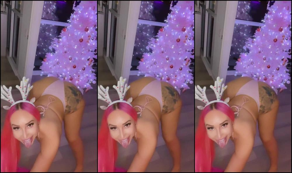 Pink Dolll 3130926481 12 19 2023 Happy Hoelidays I M The Greatest Gift