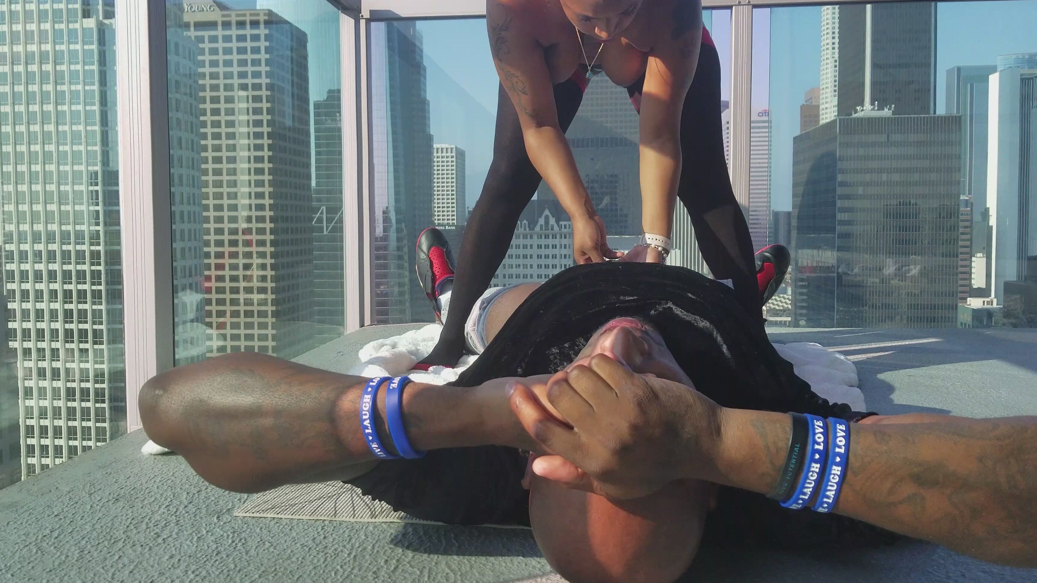 Porshacarreraxxx Face Sitting On A Flash Brown With My Dom Friend Serenity Female Doms Females In Charge