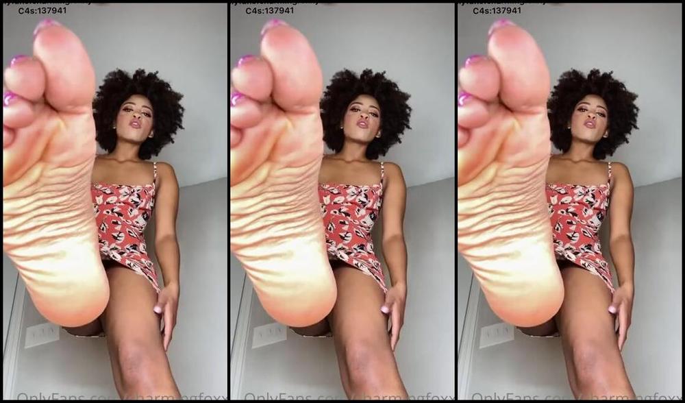 Charming Foxxy Nicknamed Charmingfoxxy Onlyfans This Giantess Is Not Happy