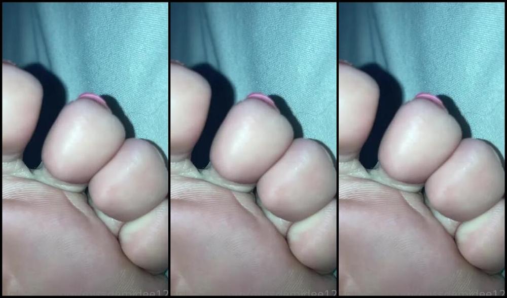 Miss Demi Dee Nicknamed Missdemidee123 Onlyfans Aren T You The Biggest Foot Slut For Me A Weak Pathetic Little Fool Who Loves His Whole Life Devote