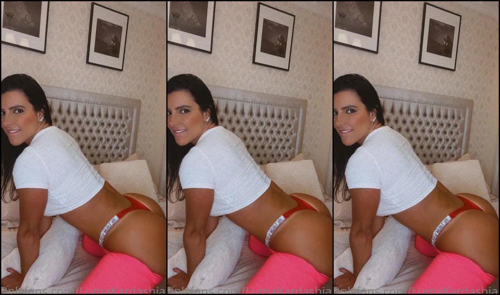Lumakardashianvip 2467232598 05 26 2022 De Quatro Mostrando A Raba Bem Aberta E Bem Safada Arrasta Para O Lado