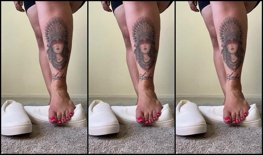 Texas Sole Queen Nicknamed Texassolequeen Onlyfans 5 Min Shoe Removal Shoe Play