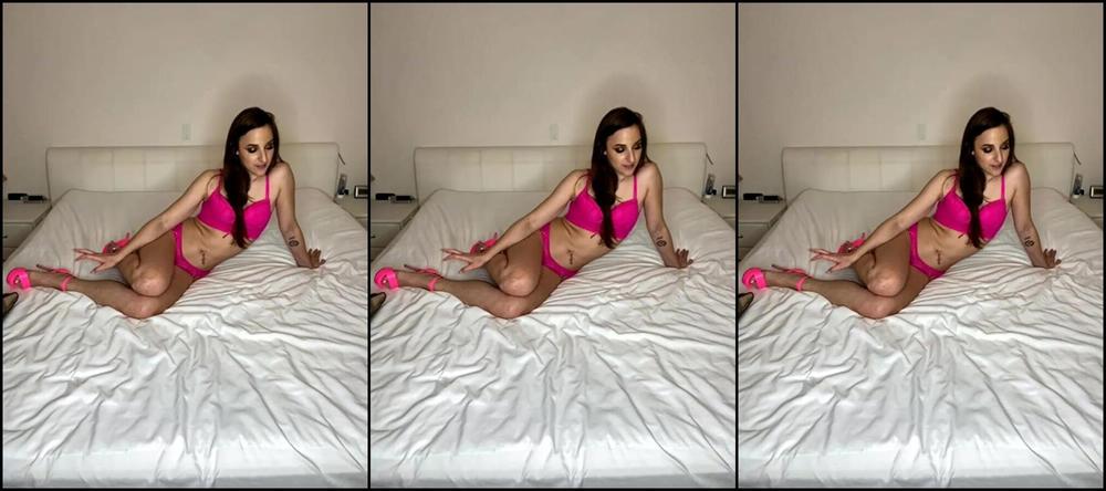 Amirahadarax Live Show From Today So Nobody Miss It Hope