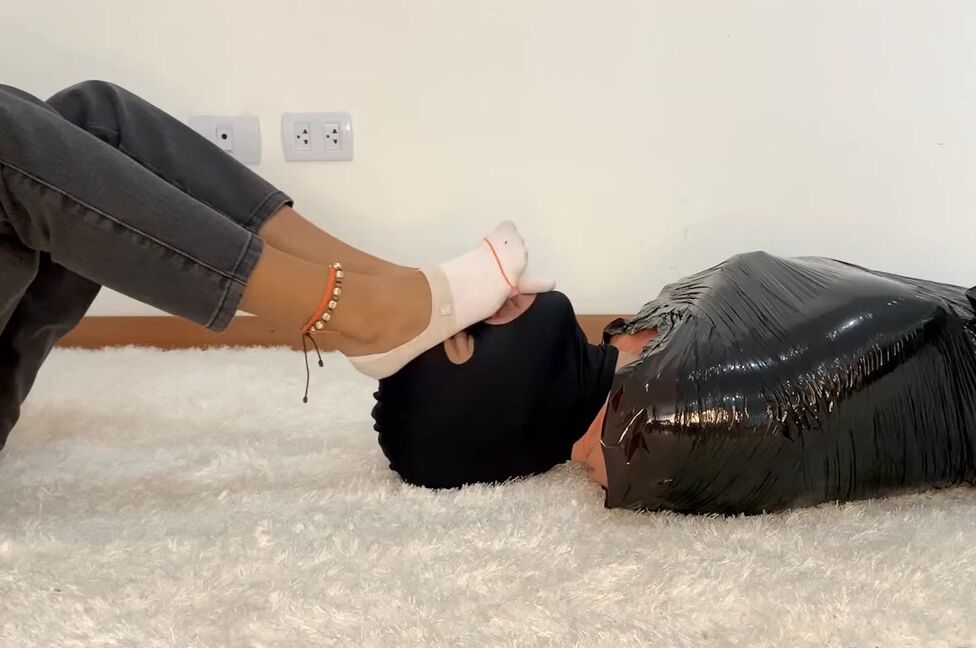 Mistress Enola Onlyfans Sundays Are Like Having Some Fun With My Slaveboy Wrapped And Humiliated Oops He S Neck 0Gtp