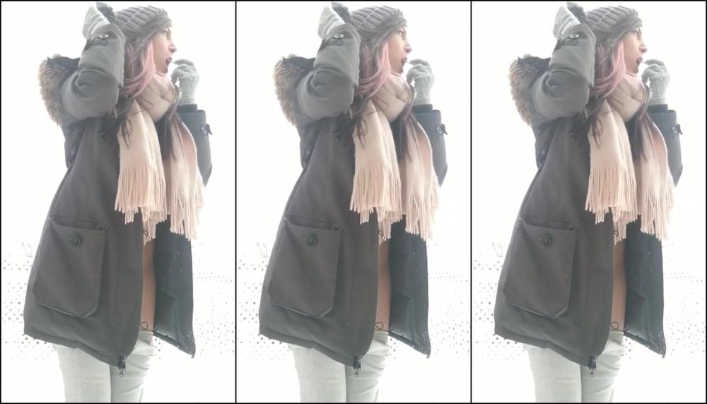 Justviolet Outdoor Snowy Bunny With Plug And Glass Carrot Dildo