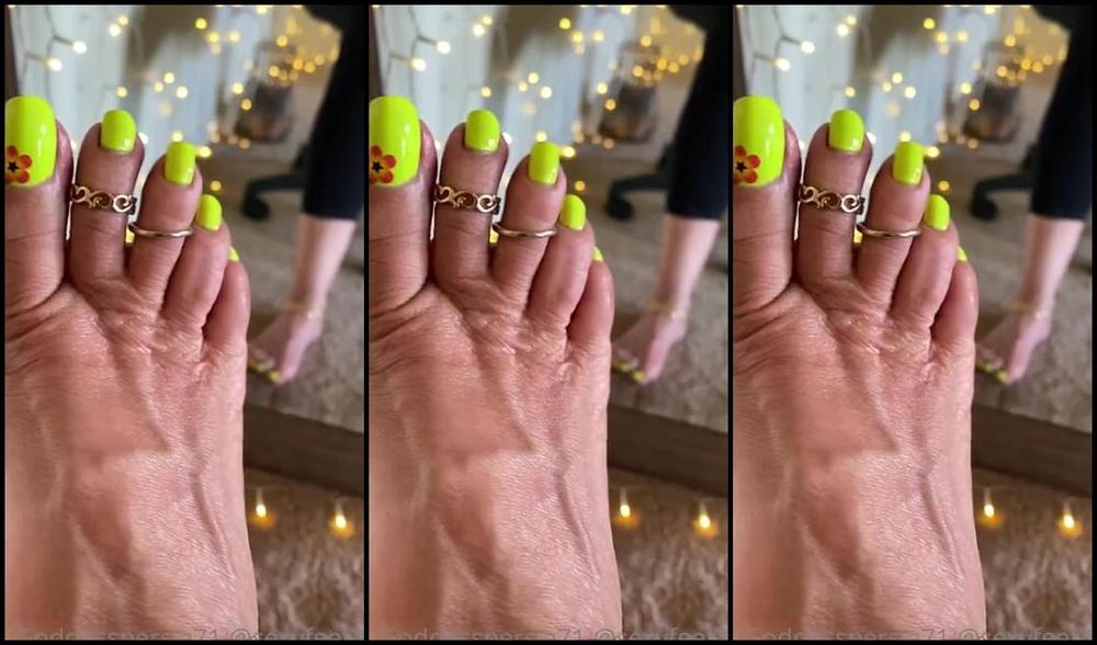 Sexyfeet47 Onlyfans Good Morning My Feet Lovers Tell Me How Bad You Wanna Suck Them Hope You Have A Wonderful Weekend