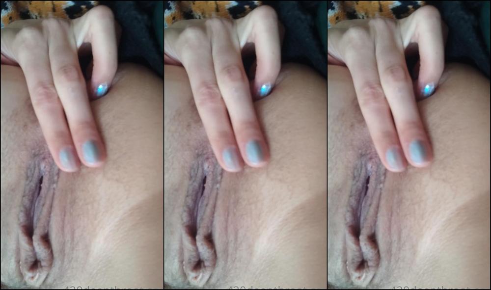 Mia Wants More Ich Halt Mal Die Pussy Geschmeidig Bis Der Dreh F R Unserer N Chstes Custom Vid Weiter