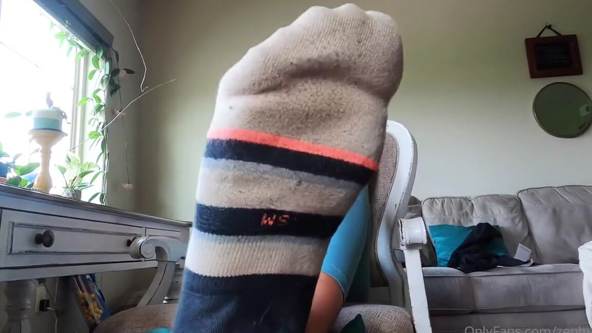 Worldgoddess Onlyfans Smell My Room Clearing Max Stink Socks Foot Slave