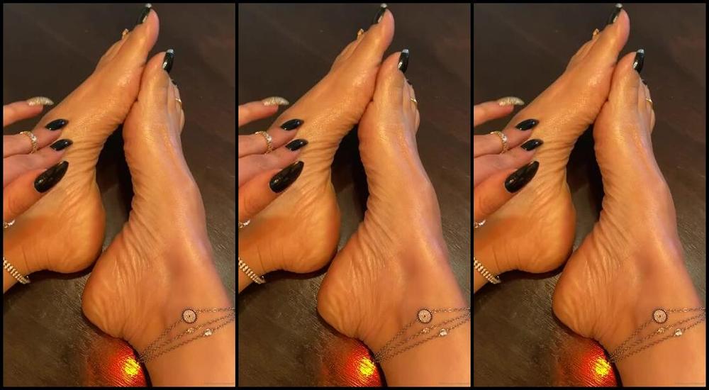 Sexyfeet47 Onlyfans It S Been A While Boy So Here S A Reminder For Friday And Many More To Cum Time To Put A Smile On