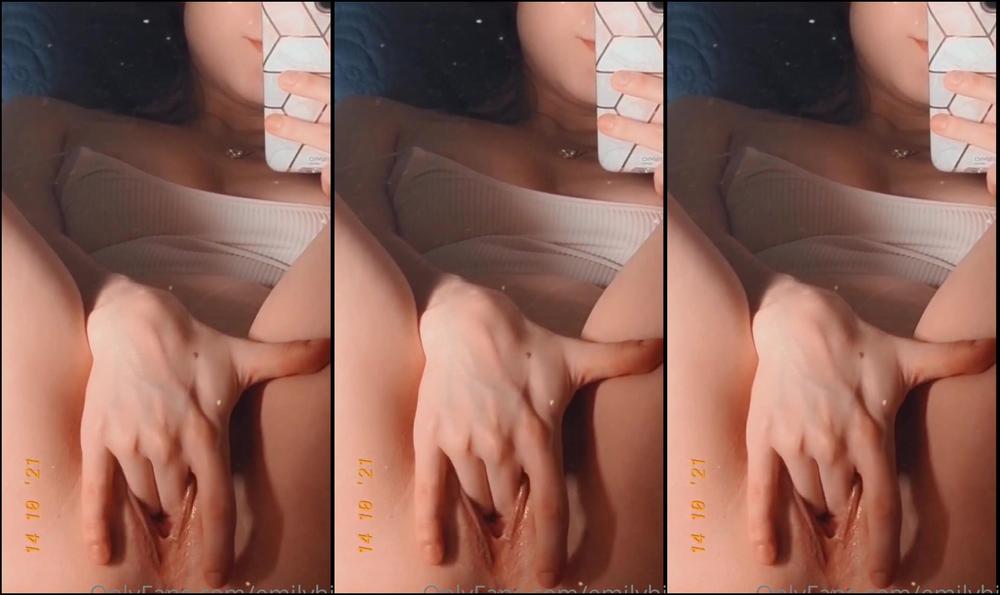 emilyhill-14-10-2021-2247235780-this-is-exactly-how-i-d-sext-with-you-i-edited-the-clips-into-one-vid-for-your-conven