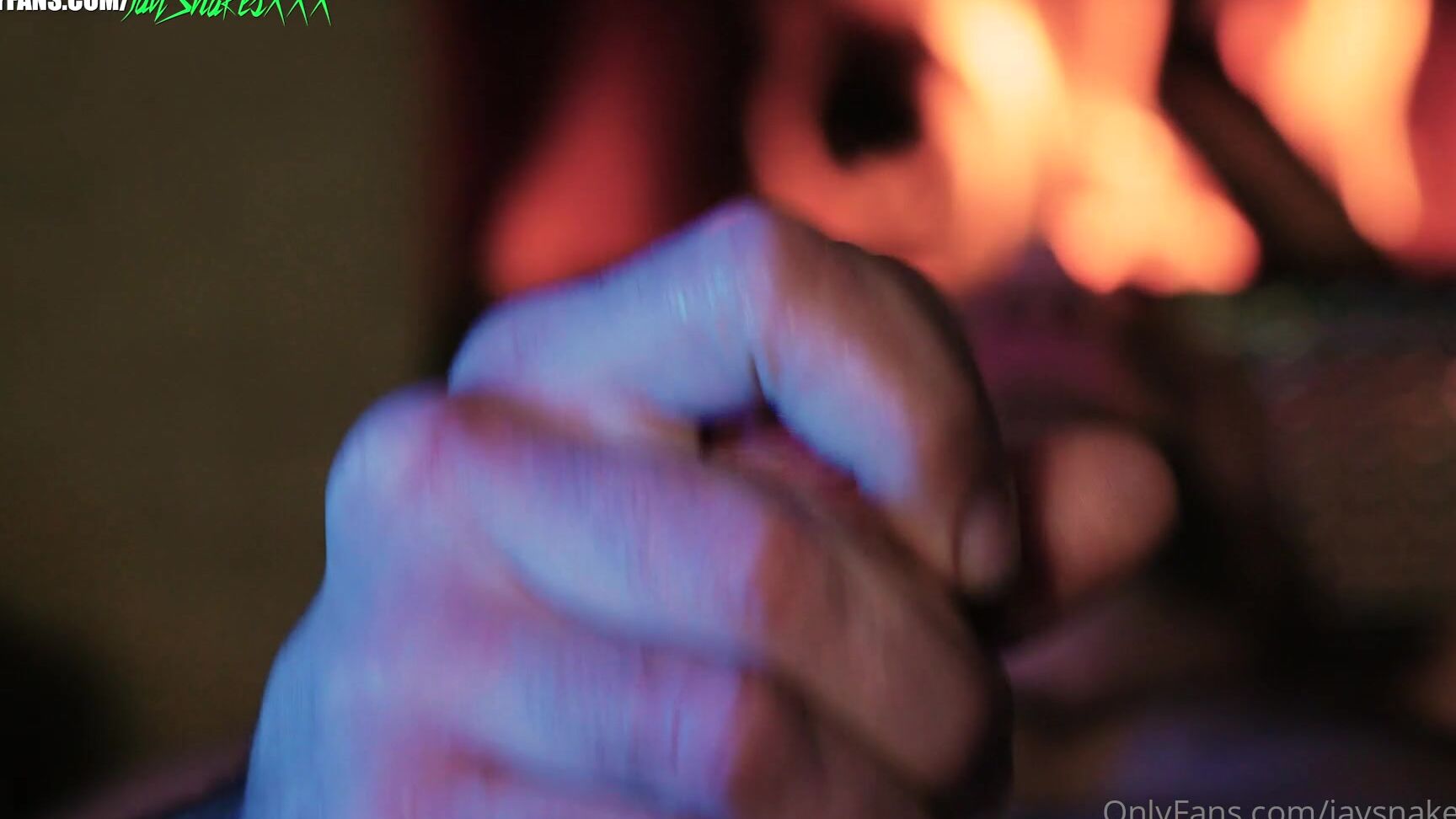 Jaysnakesxxx Fireside It S So Hot I Had To Get Naked That Ll Teach Me For Lighting A Fire In The Pe