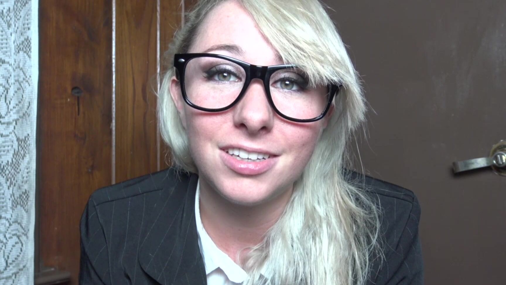 Dakotacharmsxxx Theripist Helps You