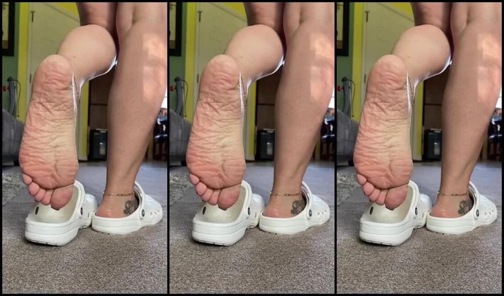 Deedeericanfeet Onlyfans As Requested In Crocs