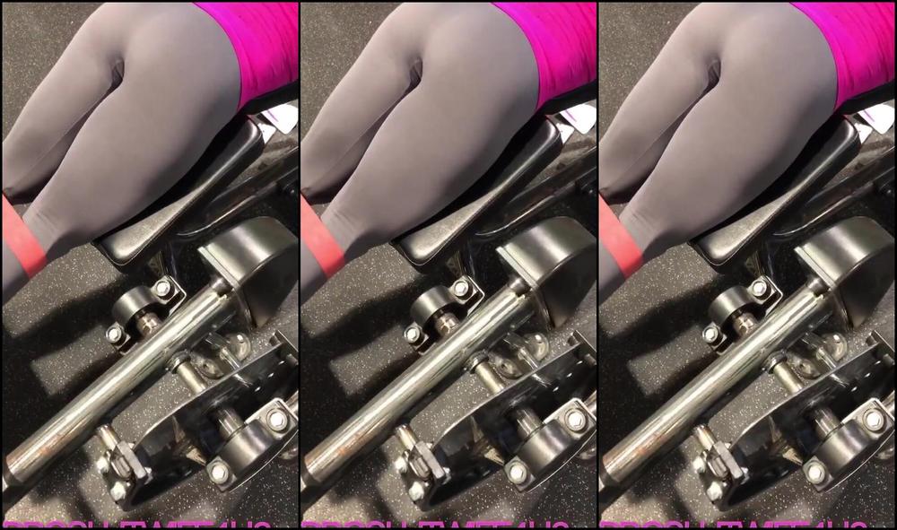 Bbcslutwife4U2 Posing Gym 02