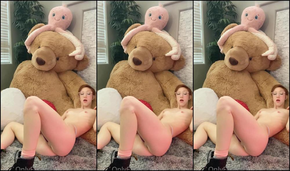 aliceoncam-05-02-2021-2025510030-my-vibe-died-part-of-the-way-through-cumming-in-all-the-panties-for-the-valentine-s-pack