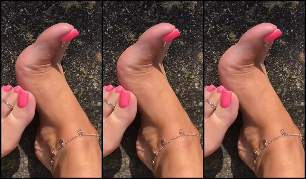 Footsiegalore Onlyfans Only Fans Exclusive Hungover Tootsies In The Sun Video