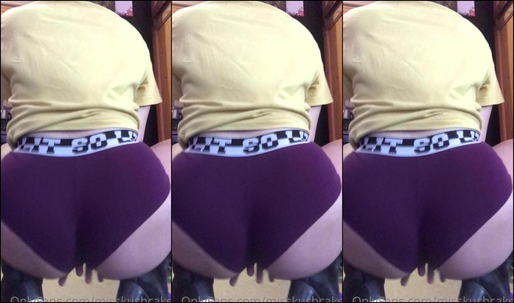 Misskushcakes 2011106843 01 18 2021 Low Twerk On Rollerskates