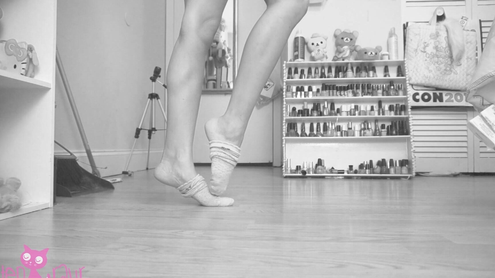 Barefoot, Feet, Foot Fetish, Foot Worship, Highly Arched Feet kittenrawr kitten feets ManyVids