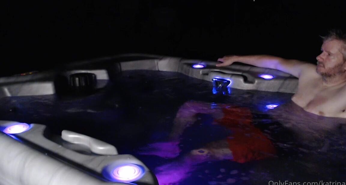 katrinathicc-28-07-2021-2175983430-hot-tub-tuesday-enjoy-this-1-hour-stream-of-me-and-adamnkat-enjoying-our-new-outdoors-ho