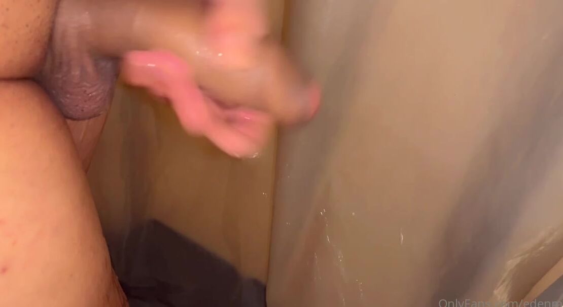 Edenmoree 2289558784 12 01 2021 Someone Come Help Me Pls I Ve Had A Bad Day And I Really Wanna Cum