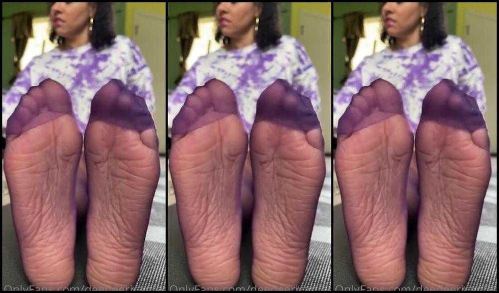 Deedeericanfeet Onlyfans As Requested In Nylons Wit My Old Pedi