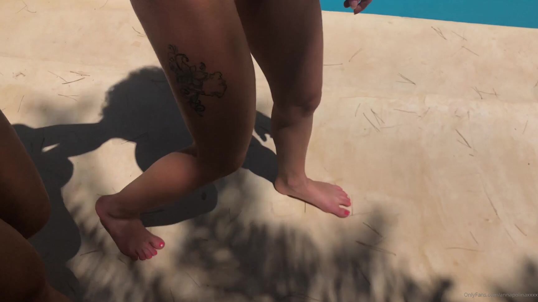 annapolinaxxxx-21-10-2019-74355584-angel-pr-pare-une-jolie-surprise-mike-cl-a-et-moi-la-rejoignons-pour-le-sucer-dans-