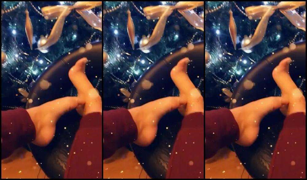 Footsiegalore Onlyfans Hey My Only Fans Sorry For Being Quiet Xmas Has Been So Fun But Busy Here S A Lil Vid For You All