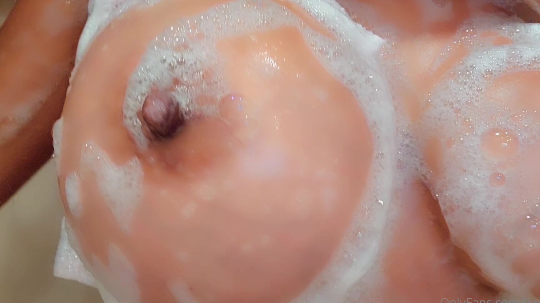 Livecleo I Want You To Watch Me As I Wash