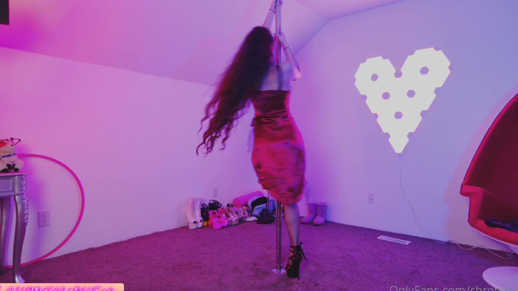 Chroniclove69 2199376405 08 21 2021 One Of My Best Pole Dance Vids Throw Tips If U Enjoy D