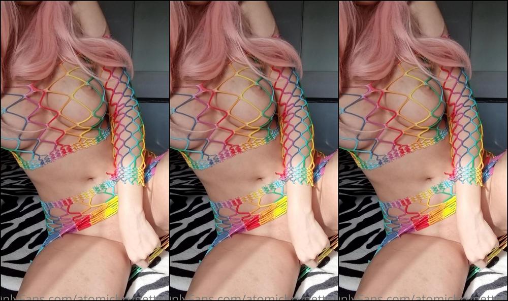 Atomicbrunette18 1 258