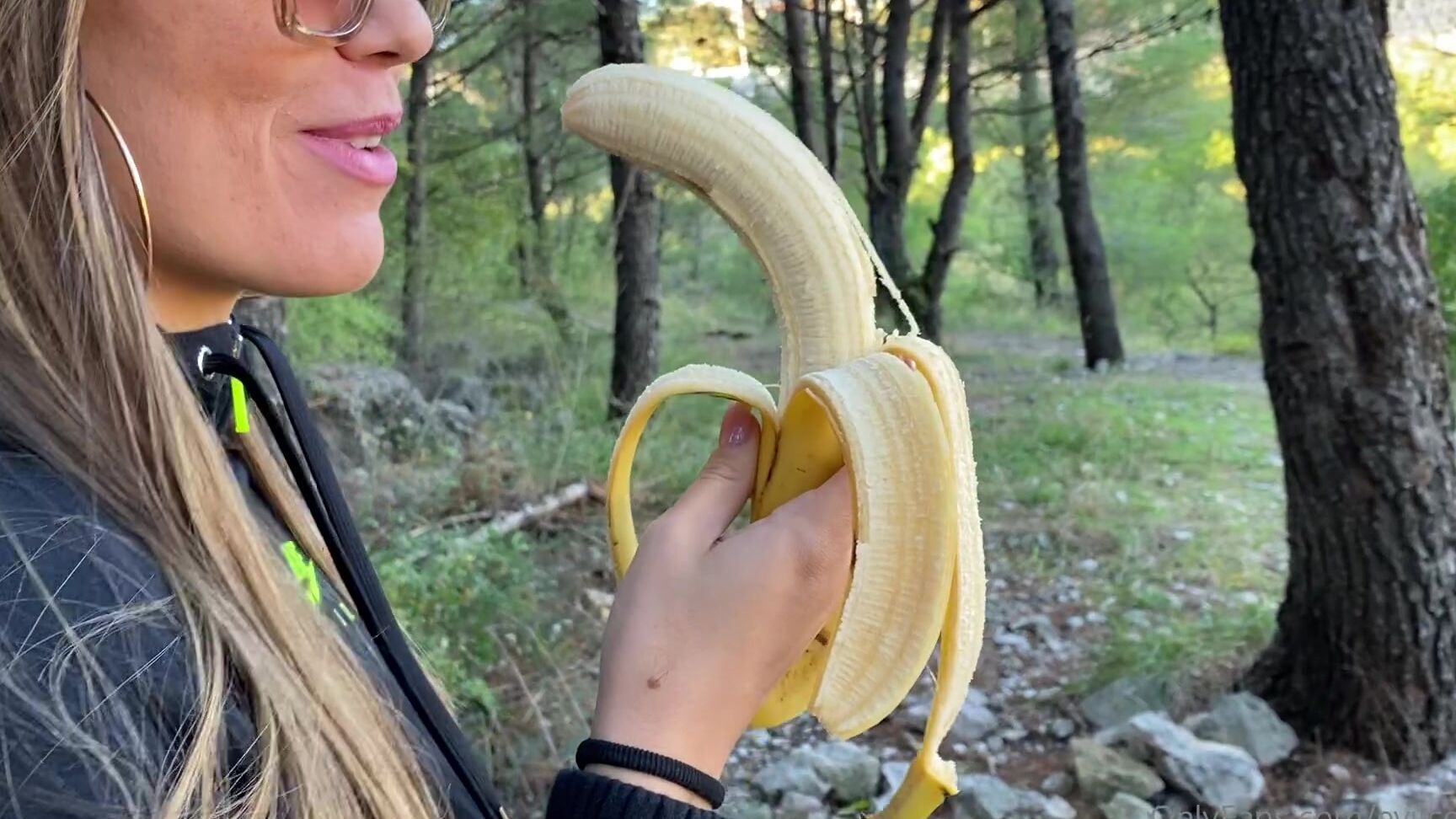 Evilcouple Full Banana Sucking In Public Video For My Best Fans Thanks To Everyone Who Support Me