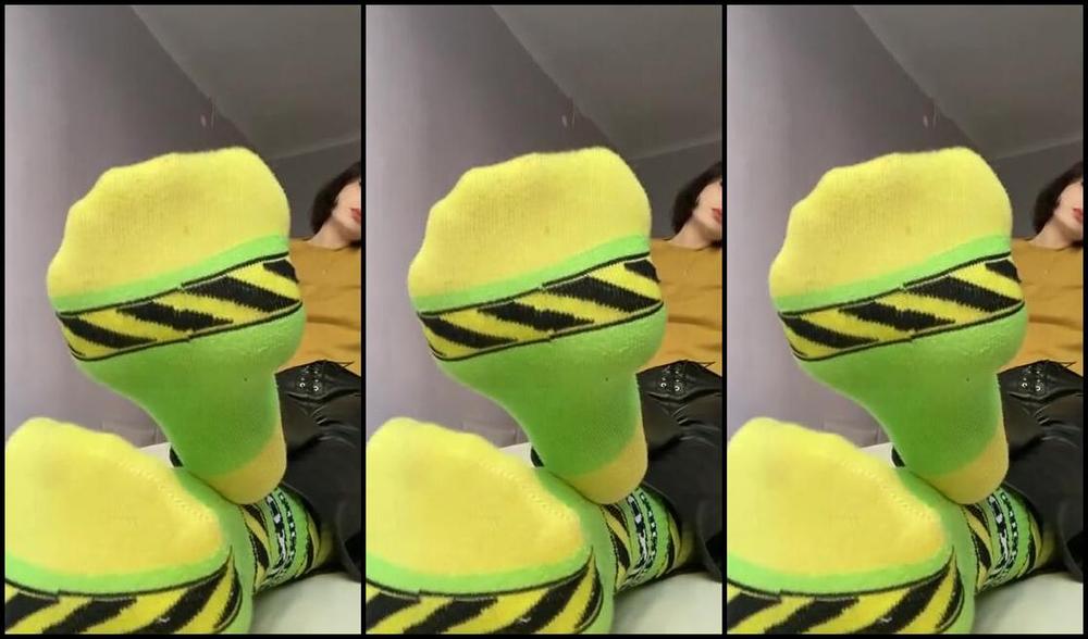 Marta Petarda Nicknamed Itsmartapetarda 10 11 2023 Onlyfans Video Long Nails Naked Soles