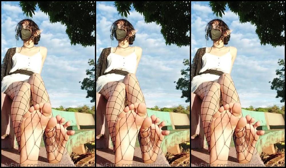 Sweetprincesscandy Nicknamed Sweetprincesscandy Onlyfans You See Me At The Park And Cant Resist To Come Closer I Notice Your Devoted