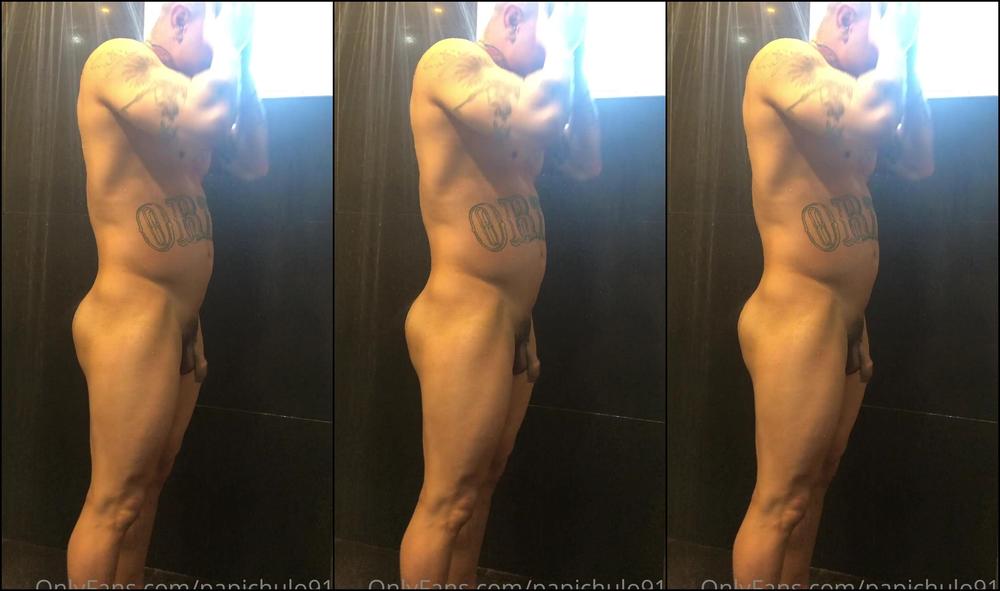 Papichulo Shower Time