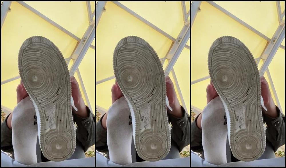 Emmysfeetandsocks Aka Emmyfeetandsocks Onlyfans The Best Place For A Slave Like You So You Better Be Grateful And Lick Those Disgusting Socksp