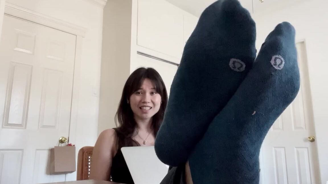 Mila Ballet Soles Aka Asianballetsoles Onlyfans Omg Stepbro Are You Getting Hard To My Stinky Socks After Dance Practice Youre Going To Follow