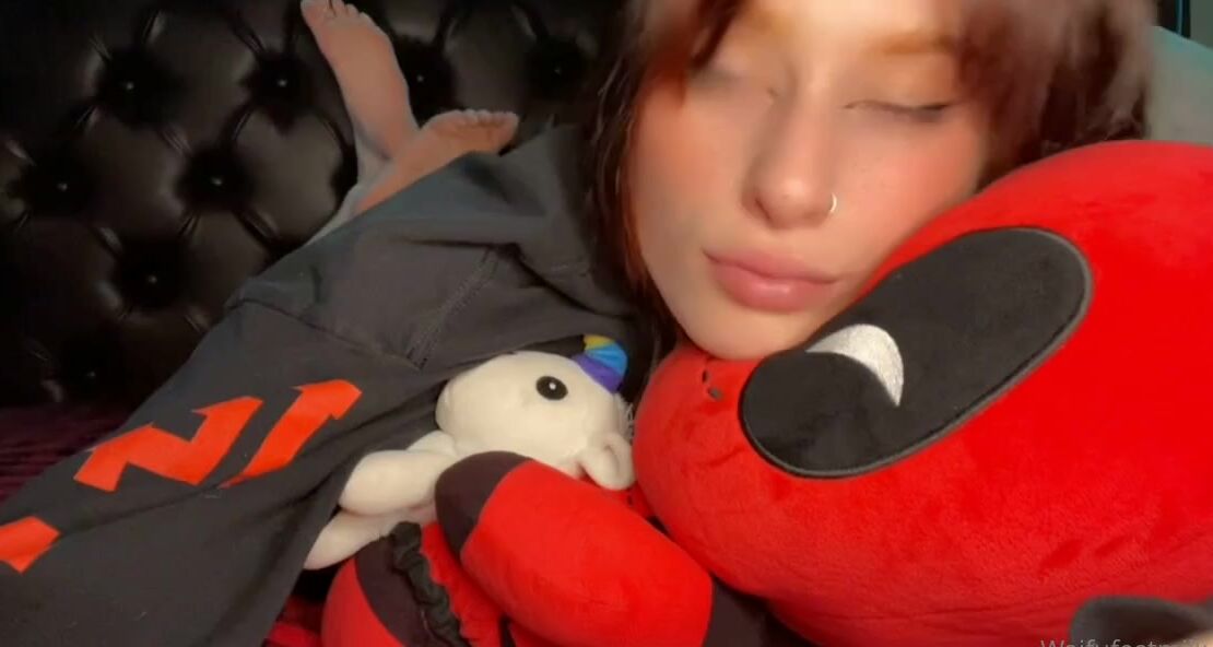 Waifu Jess Nicknamed Waifufeetmilkog Onlyfans Sweet Dreams 152