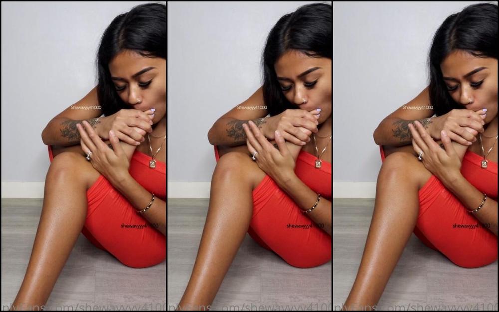 Shewavyyy Who S Big Dick Can I Suck Like This Comment Below