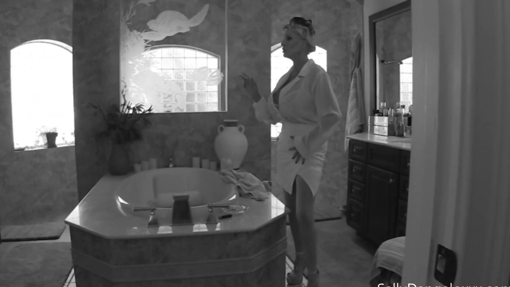 Sally Dangelo You Step Mom Smokes Vintage Porn