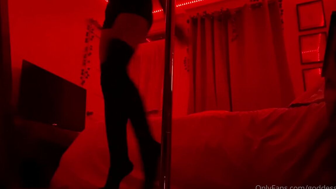 Goddesskayy Nicknamed Goddesskayy Onlyfans Having A Little Bit Of Pole Fun