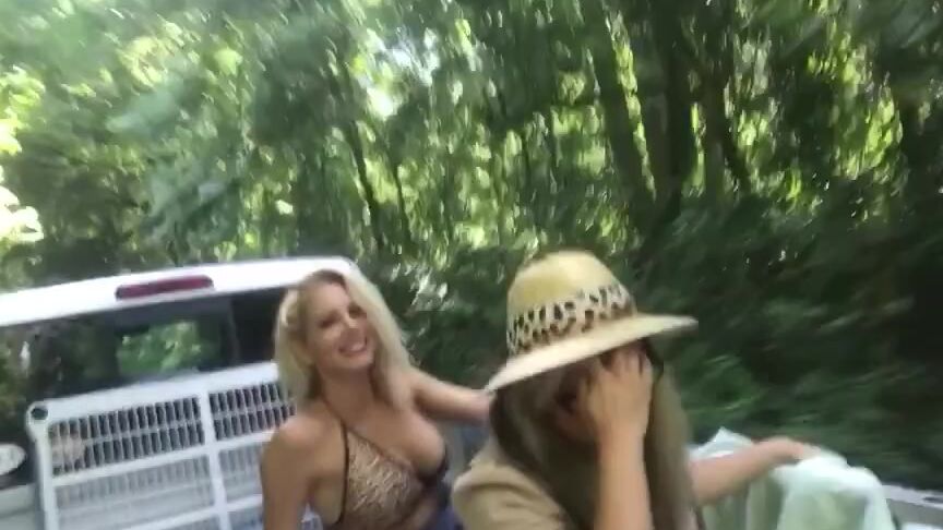 Goddess Anabelle Pync Nicknamed Anabellepync Onlyfans Safari Ride With Tri Ss Summer Monroe Little Mina
