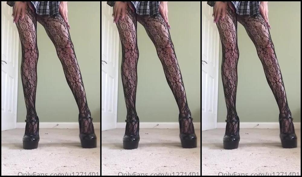 Goddess Anna Nicknamed Goddessanna Onlyfans Video 1Min14 Worship My Sexy Long Legs They Control You Ou0