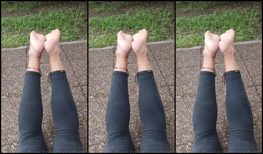 Dazzyfeet03 Nicknamed Dazzyfeet03 Onlyfans Soles Up Babe Smelly Or Lick Vr