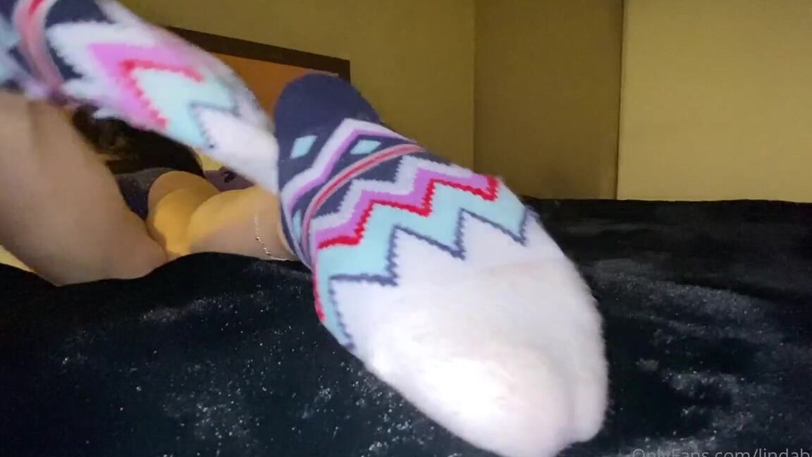 Lindabooxo Onlyfans Intruder Breaks In And Spies On My Feet Full Vid In Your Messagesp