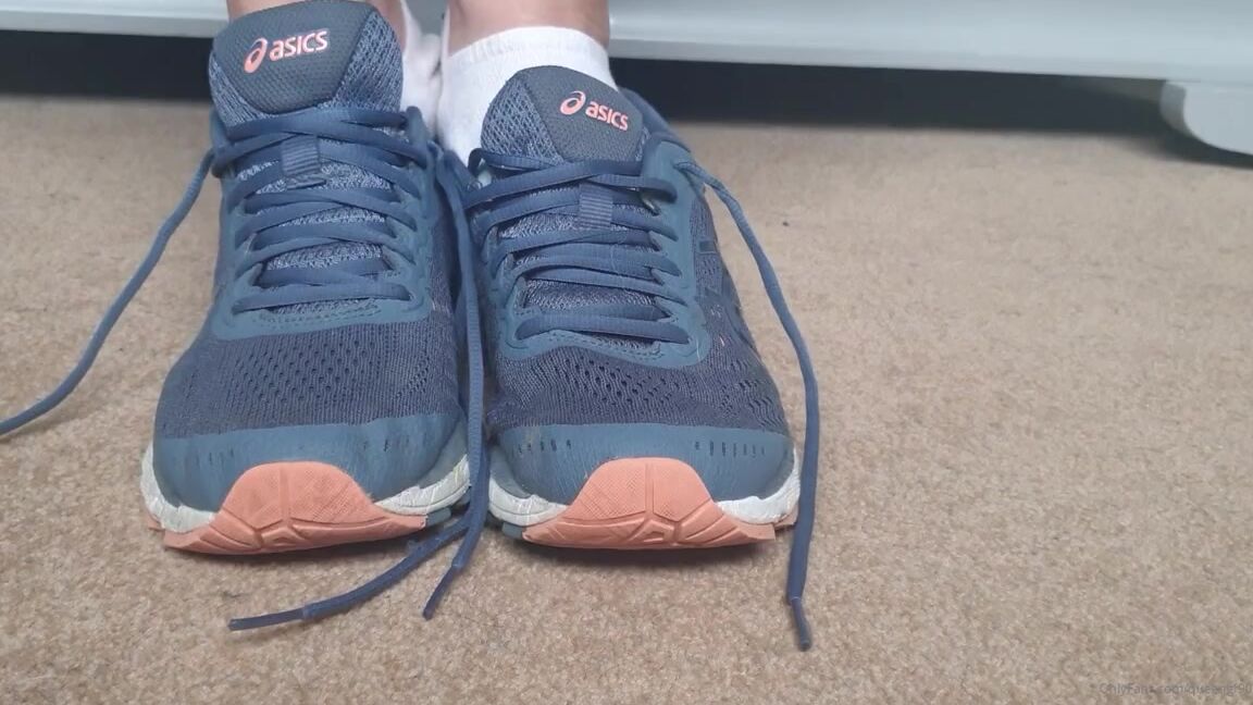 The Foot Queen Of England Aka Queengf90Premium Onlyfans Smelly Home Work Out Socks One Week Of Workouts