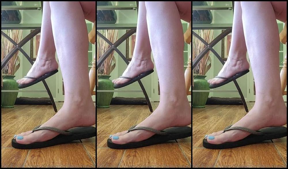 Megan Fletcher Aka Sweetsoleprincess Onlyfans Flip Flops Under My Glass Desk While Working From Home This Video Even Made