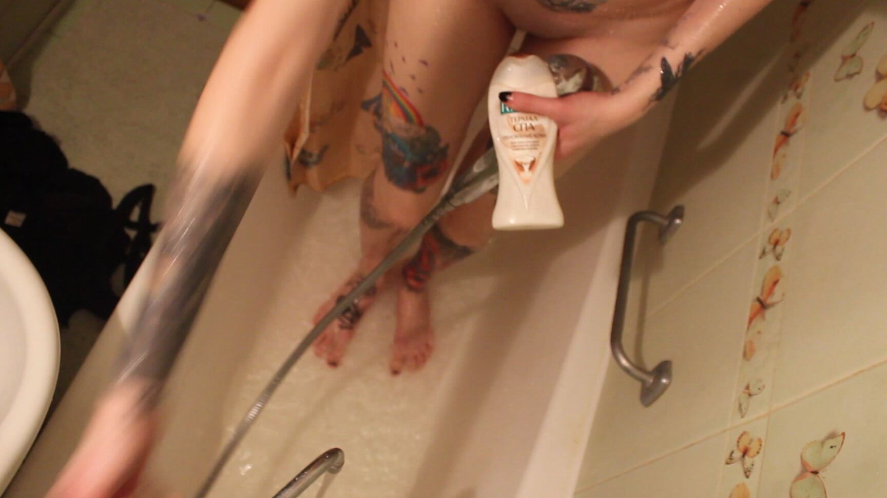 Teens, Tattoos, Short Hair, Feet, Bathtub Fetish sasha batheroom fun ManyVids