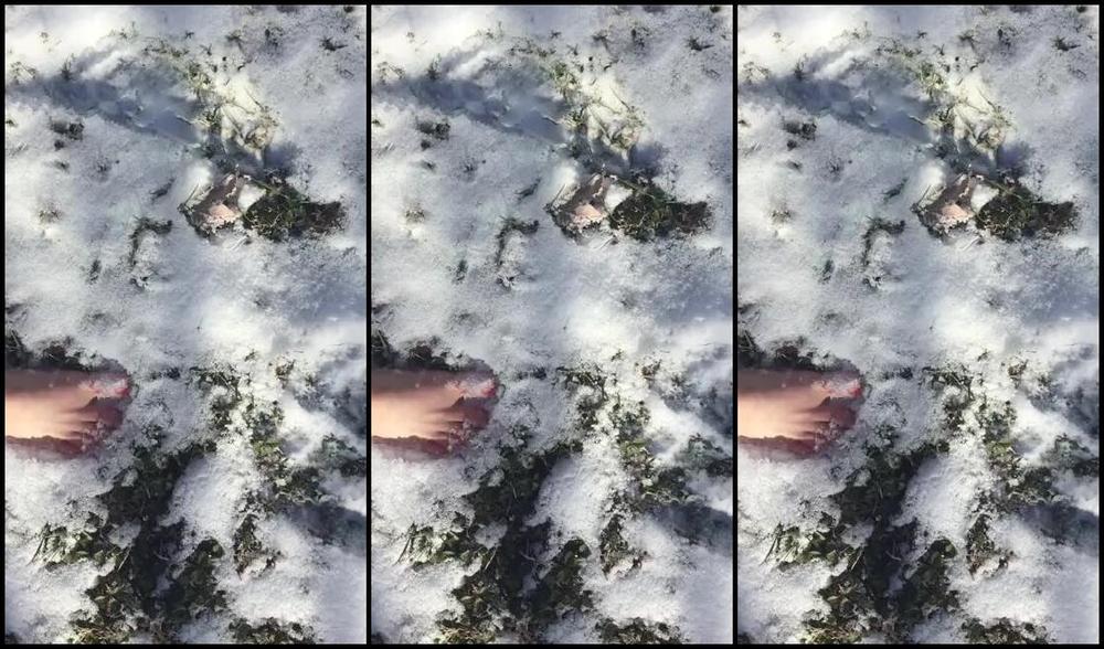 Ms Tomorrow Nicknamed Dommetomorrow Onlyfans I Had To Put My Barefeet In The Snow I Couldn T Even Handle 1 Full Minute