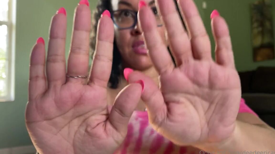 Deedeericanfeet Onlyfans As Requested I Don T Have Many Who Have A Hand Fetish But I Appreciate Those Few That Do So Than