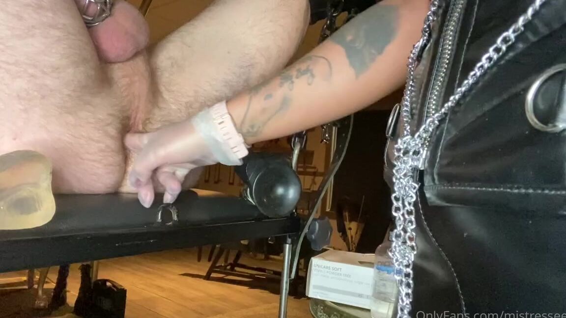 Mistress Eclipse Nicknamed Mistresseeclips Femdom 05 31 2021 Onlyfans Video Its Always A Good Morning With A Cheeky Finger Stretch